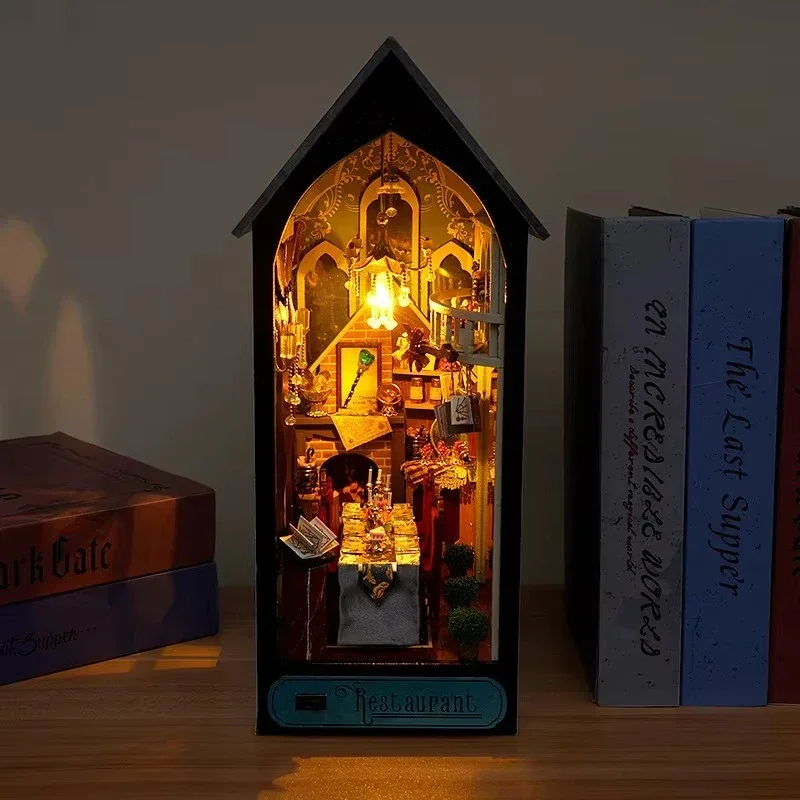 رف كتب سحري على شكل مطعم للديك - مراجعة Diy Wooden Book Nook Kit Shelf Insert وسعره